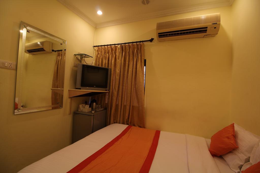 Hotel City Palace Mumbai Exteriör bild